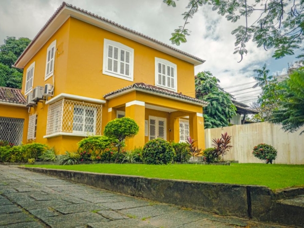 Casa Comercial a Venda na Madalena Recife 13 cômodos 12 vagas