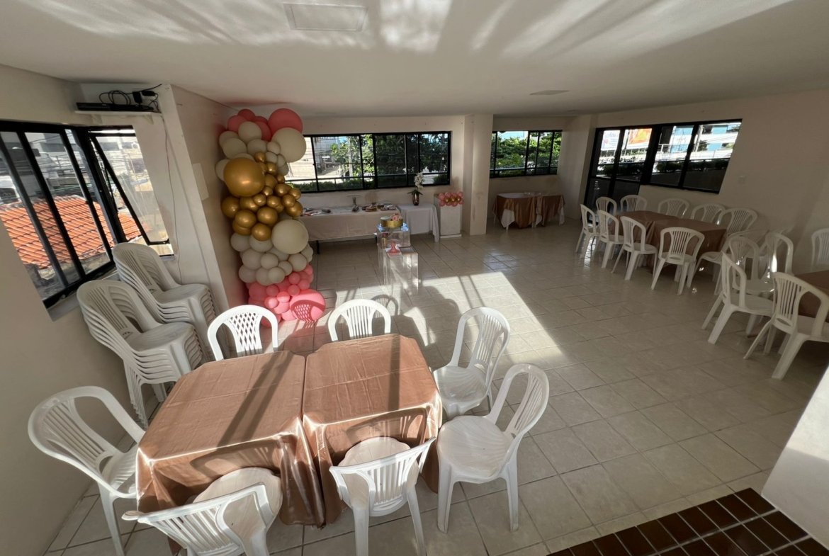 Apartamento a Venda em Candeias a 100 Metros do Mar