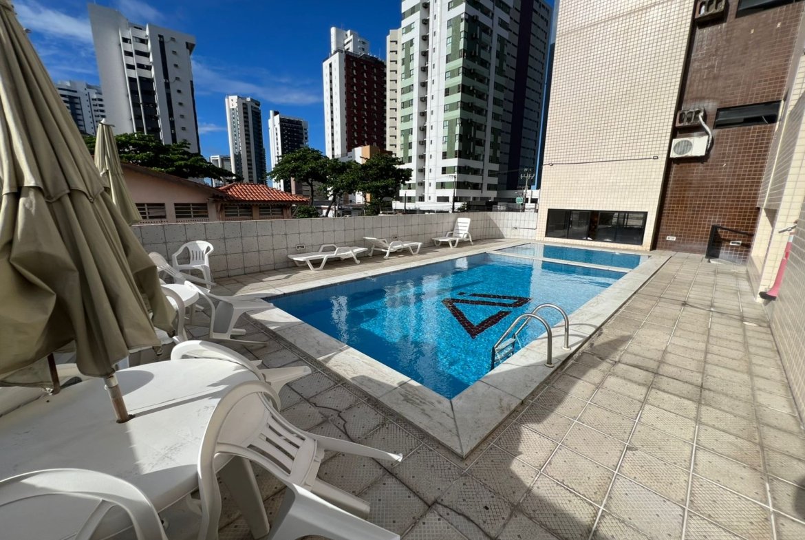Apartamento a Venda em Candeias a 100 Metros do Mar