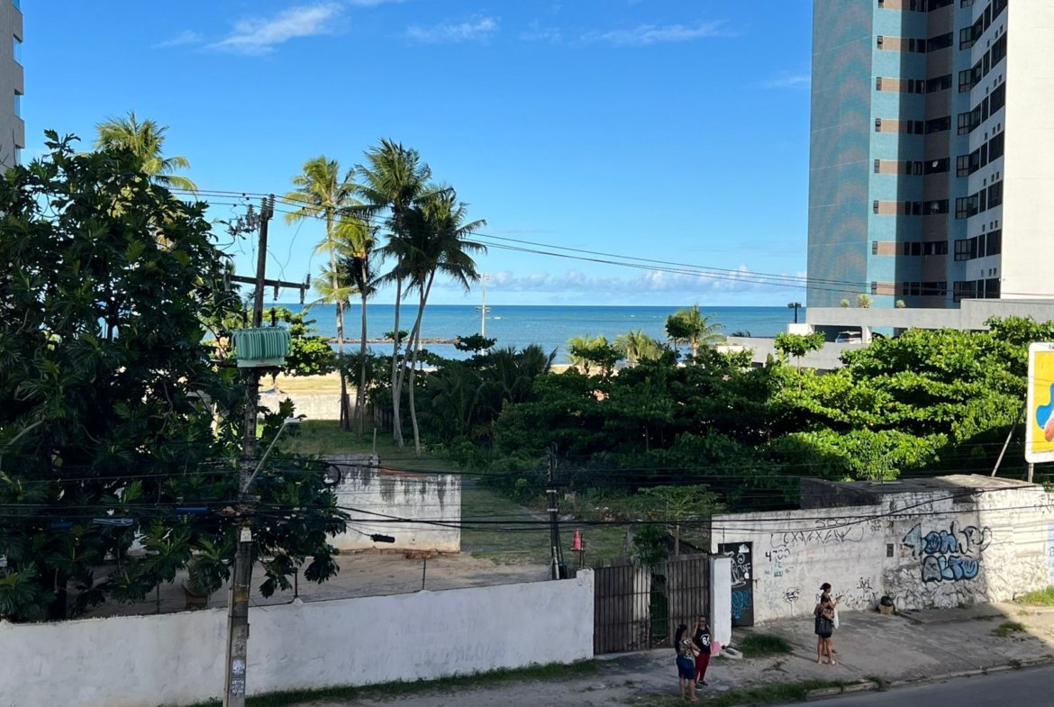 Apartamento a Venda em Candeias a 100 Metros do Mar