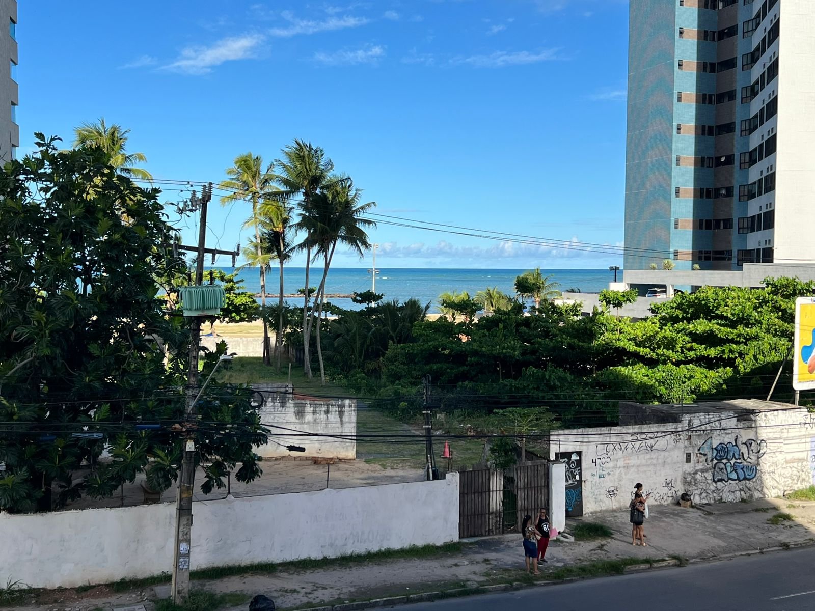 Apartamento a Venda em Candeias a 100 Metros do Mar