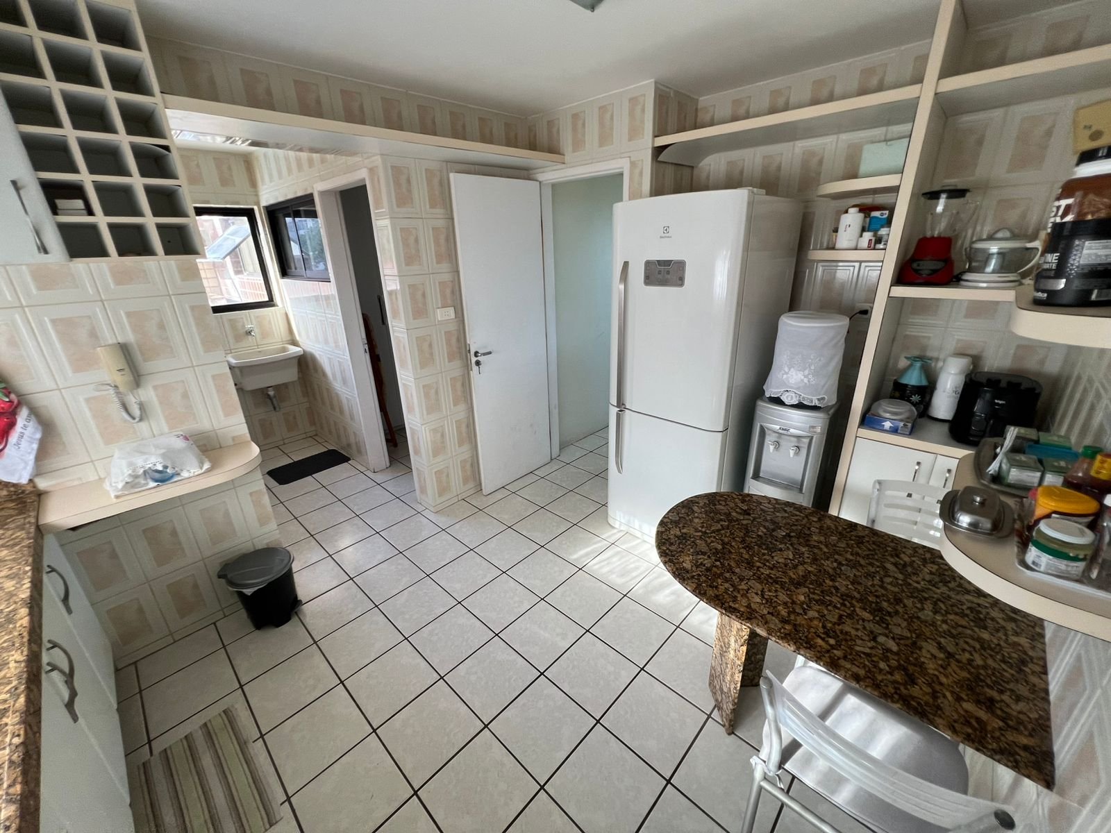 Apartamento a Venda em Candeias a 100 Metros do Mar
