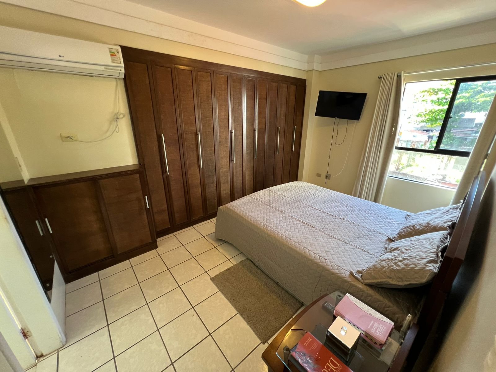 Apartamento a Venda em Candeias a 100 Metros do Mar