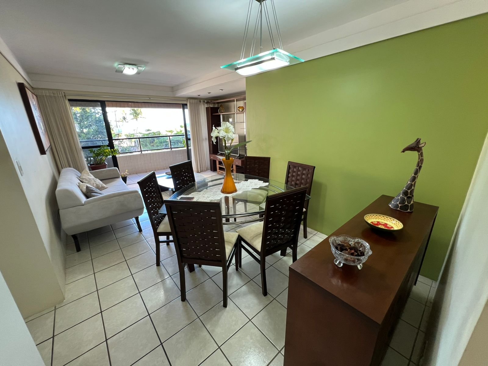 Apartamento a Venda em Candeias a 100 Metros do Mar
