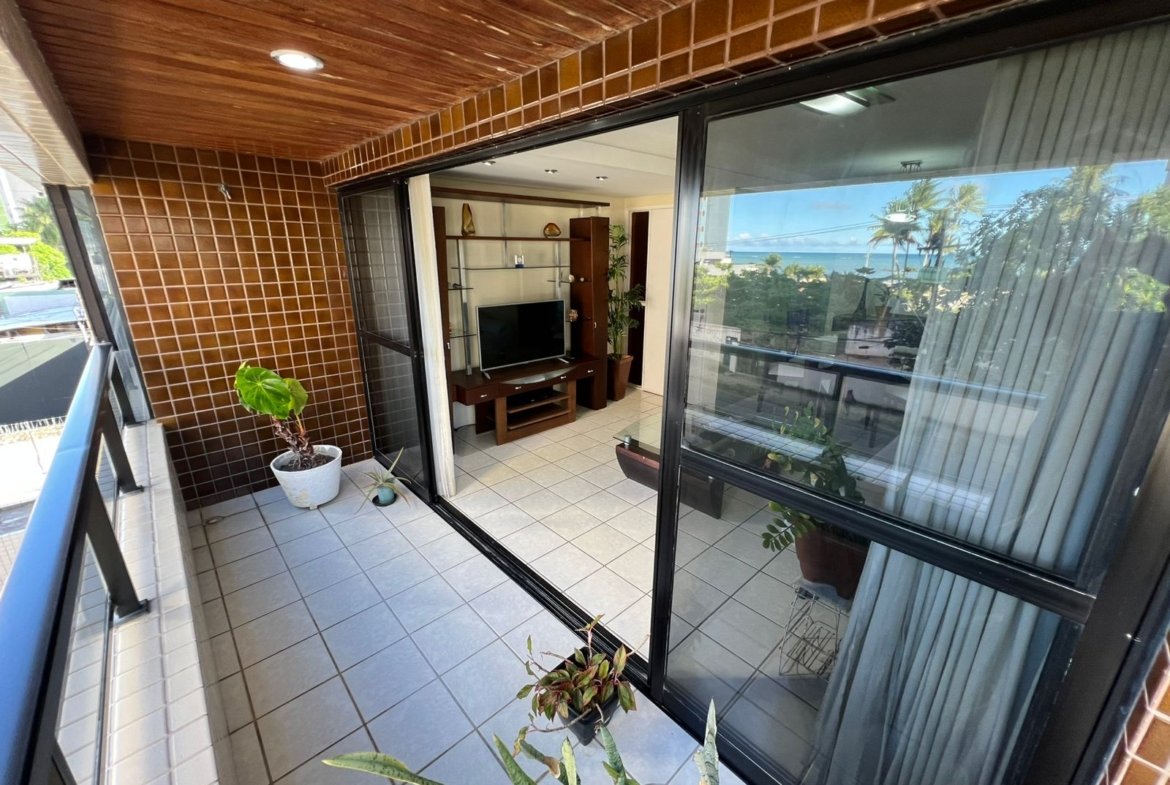 Apartamento a Venda em Candeias a 100 Metros do Mar