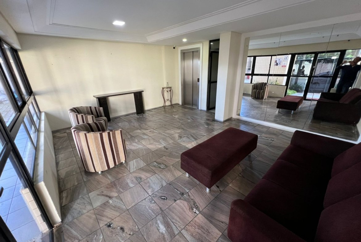 Apartamento a Venda em Candeias a 100 Metros do Mar