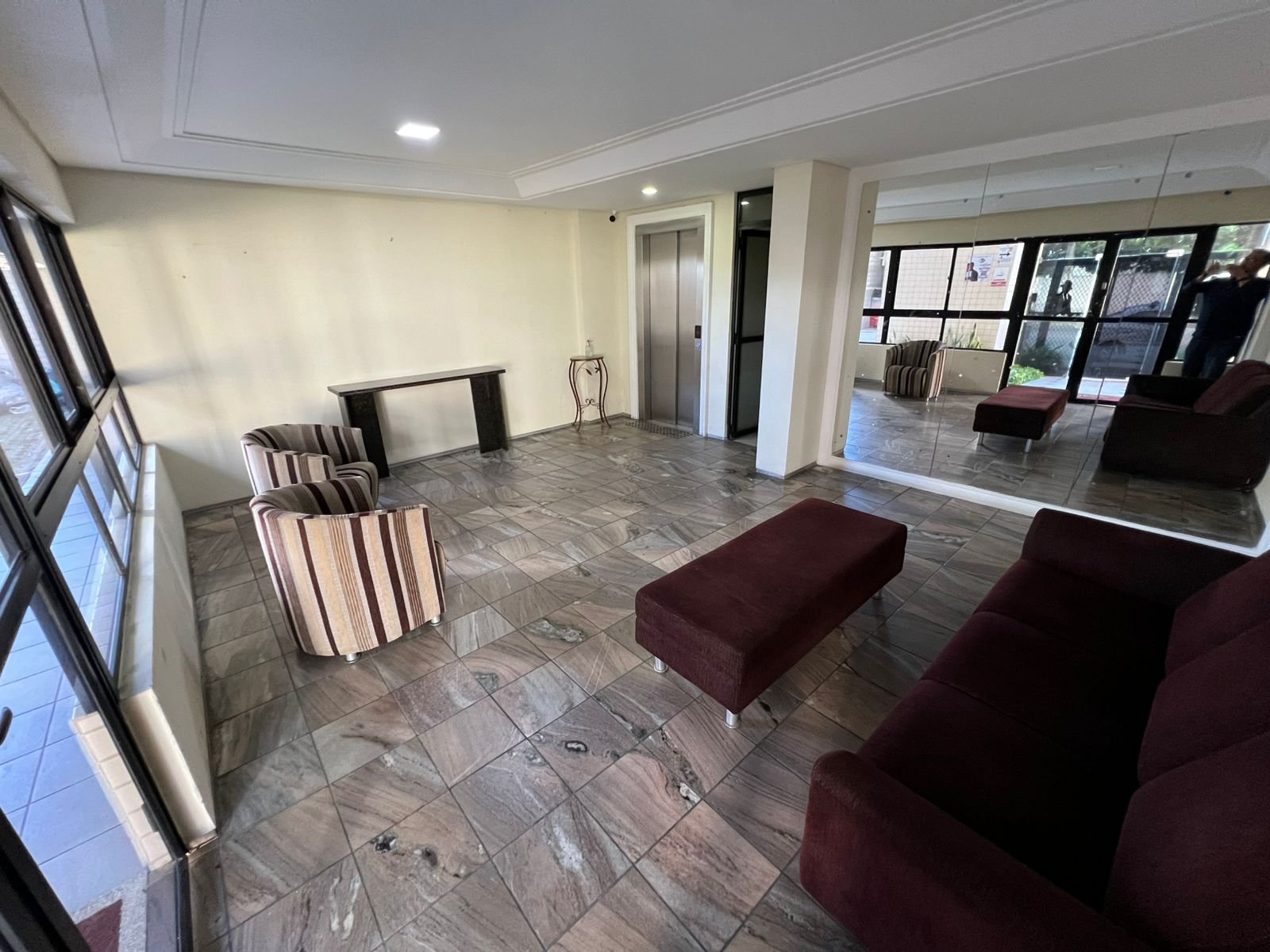 Apartamento a Venda em Candeias a 100 Metros do Mar