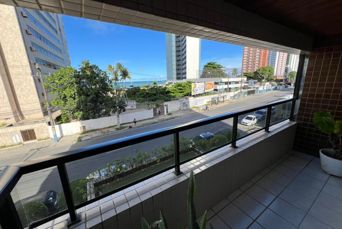 Apartamento a Venda em Candeias a 100 Metros do Mar