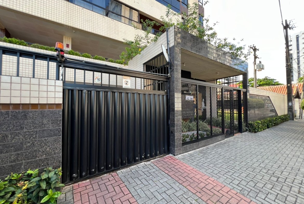 Apartamento a Venda em Candeias a 100 Metros do Mar
